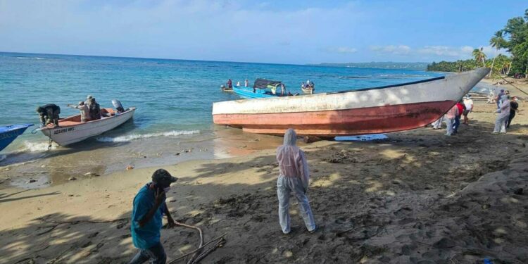 Dominican Republic trying to identify the remains of 14 decomposed bodies found on abandoned vessel