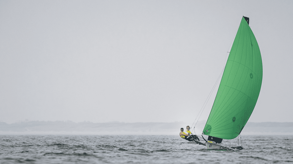 Dutch sailors get engaged before Paris Games