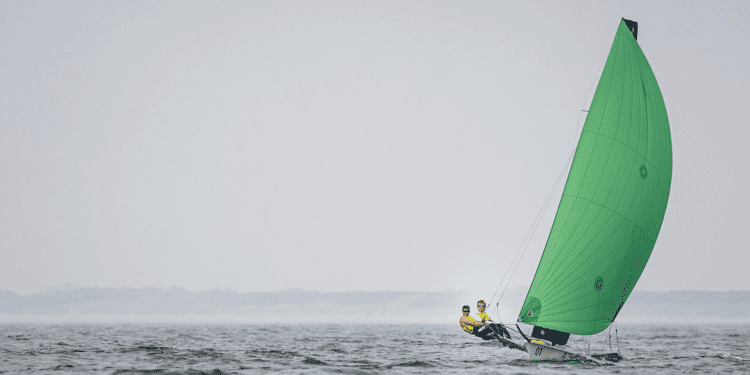 Dutch sailors get engaged before Paris Games