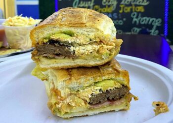 El Chalet Salvadoran sandwich spot opens in Mastic Beach