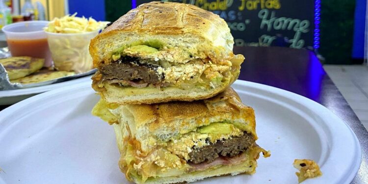 El Chalet Salvadoran sandwich spot opens in Mastic Beach