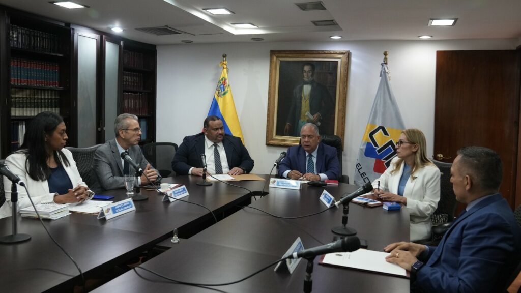 Funcionario electoral condena grave "falta de transparencia y veracidad" en la elección de Venezuela