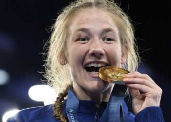 Hildebrandt gives US women's wrestling second gold medal in as many days