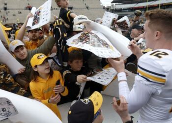 Hochman: He’s from the Lou, and you’re proud — QB Brady Cook appreciated by STL’s Mizzou fans