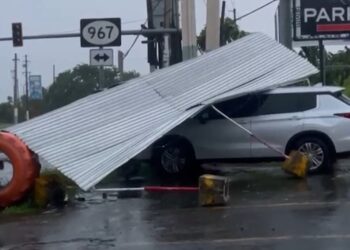 Hurricane Ernesto barrels toward Bermuda as wealthy British territory prepares for the storm