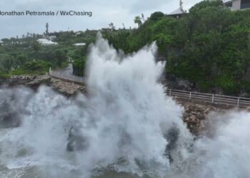 Hurricane Ernesto bears down on Bermuda