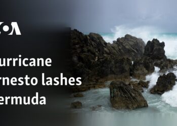 Hurricane Ernesto lashes Bermuda