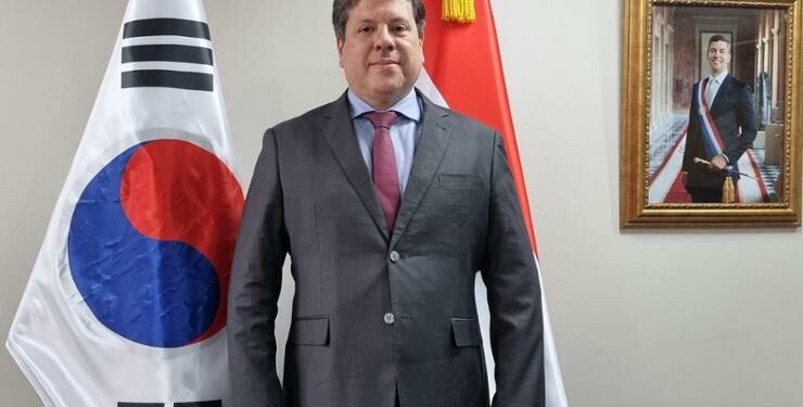 Paraguayan Minister of Industry and Trade Javier Giménez GarcÃa de Zuniga poses for a picture before an interview with The Korea Times at the Embassy of Paraguay in Seoul, Friday. Korea Times photo by Kim Hyun-bin