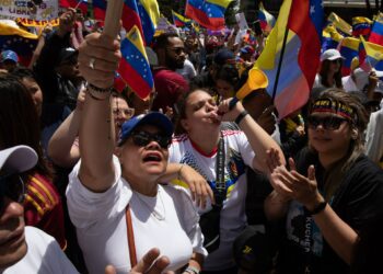 In Venezuela’s diaspora, protests erupt against Maduro’s contested election | Nicolas Maduro News