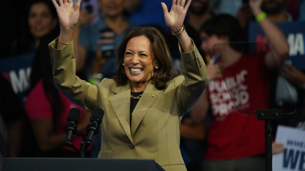 Kamala Harris speaks on immigration, abortion in first Arizona rally