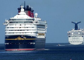 Larger cruise ships pose environmental concerns