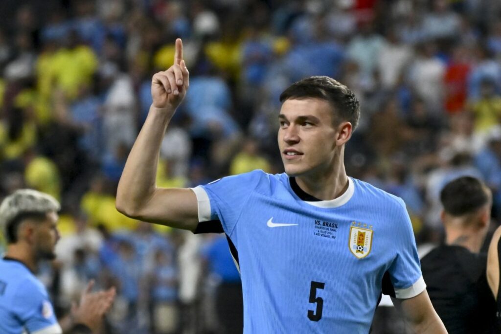 Man United signs Uruguay midfielder Ugarte from PSG for $55M to take summer spending to $240M