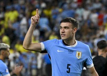 Man United signs Uruguay midfielder Ugarte from PSG for $55M to take summer spending to $240M