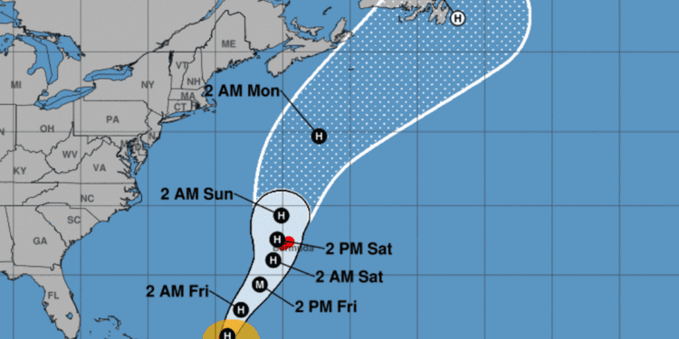 Maps show Hurricane Ernesto's path and forecast as it heads toward Bermuda