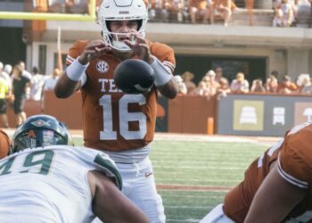 Mark Kiszla: Believe the hype — Arch Manning is worthy heir to throne of America's royal quarterback family | Mark Kiszla