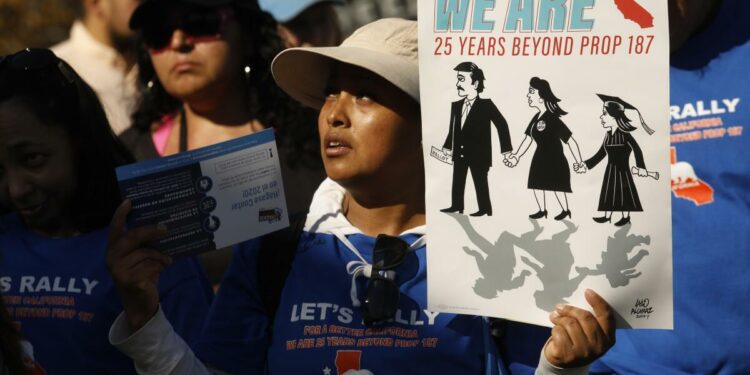 Opinion: What Harris must remember about California's anti-immigrant past