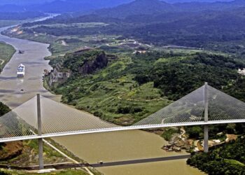 Panama Canal crisis as £1.2bn fix needed to stop it 'running out of water' | World | News