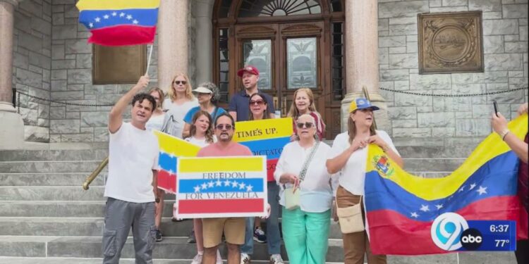 Peaceful protest held for Venezuela democracy at Syracuse City Hall
