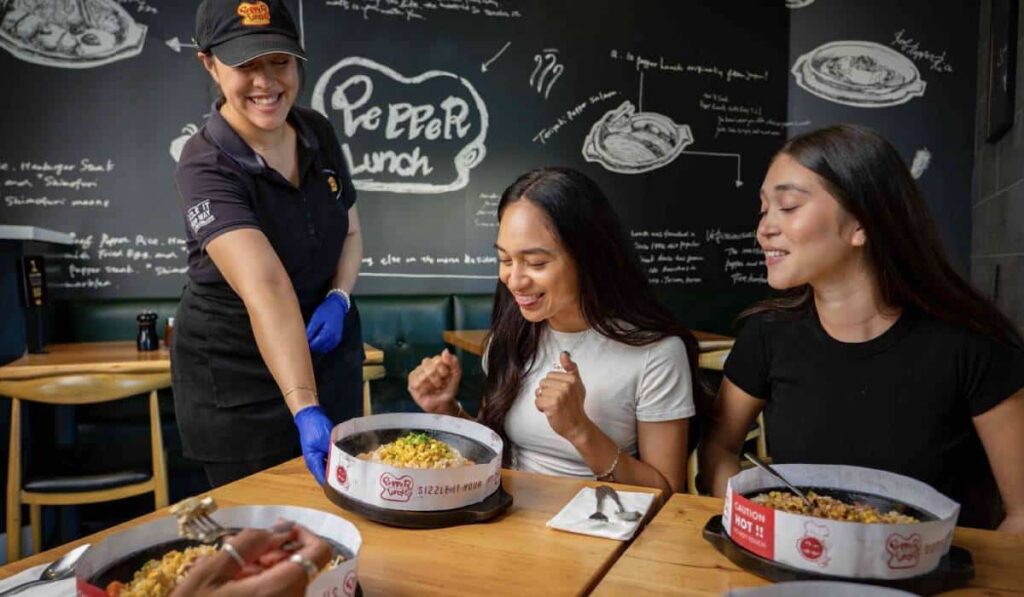 Pepper Lunch customers.