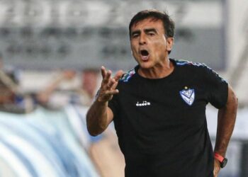 Vélez Sarsfield head coach Guillermo Quinteros.