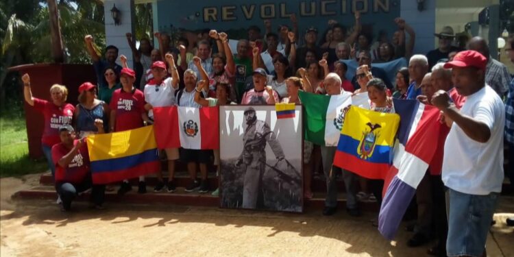 Radio Havana Cuba | Latin American and Caribbean Brigade pays tribute to Fidel Castro