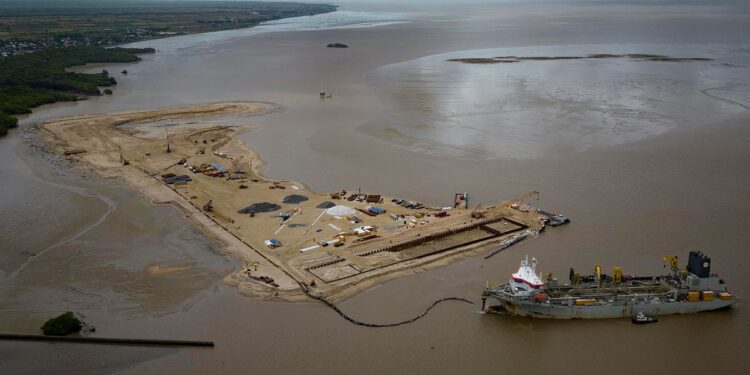 Risks In The Scramble For Oil In “The Guyanas”