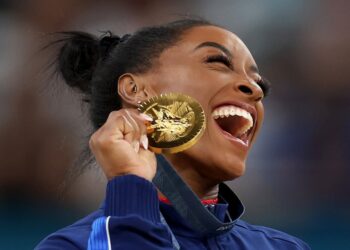 Simone Biles wins silver on floor, Jordan Chiles takes bronze, latest medals and results