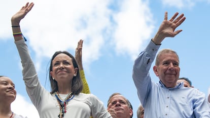 María Corina Machado and Edmundo González, during a protest against the election results.