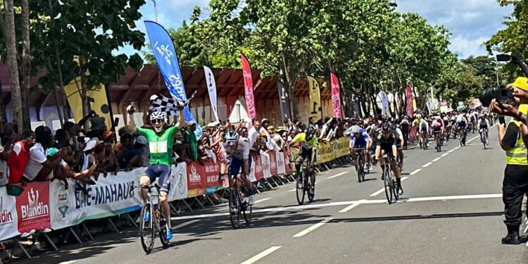 Tour cycliste de Guadeloupe 2023 : l'Américain Cade Bickmore s'offre la victoire au sprint à Baie-Mahault
