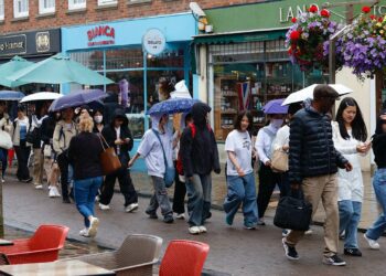 UK weather: Met Office warns hurricane set to spark heavy rain & wind in just days - but there'll be sunshine for some