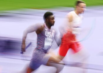 U.S. women, men in relays, breaking begins