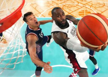 U.S. women win gold in soccer; NBA stars clinch 5th straight basketball gold for Team USA