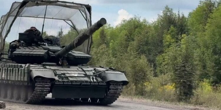 Ukrainian troops gain ground after surprise incursion into Russia