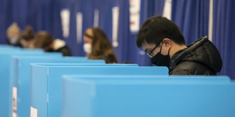 Universal voting would help make sure everyone votes in our elections