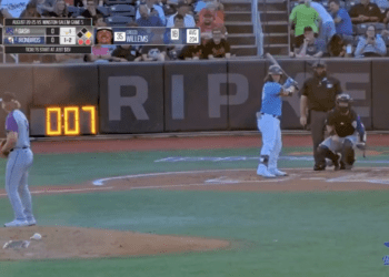 WATCH: Hagen Smith makes pro debut