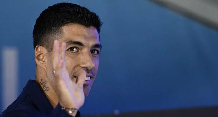 Uruguay's Luis Suarez confirms international retirement - Football