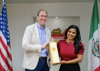 Mayor Montserrat Caballero welcomes Christopher Teal, US Consul General, in Tijuana