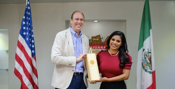 Mayor Montserrat Caballero welcomes Christopher Teal, US Consul General, in Tijuana