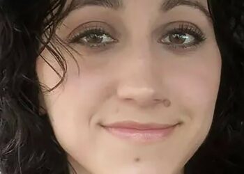 Colorado mom drugged, fatally shot and stabbed her 2 kids before fleeing to U.K., prosecutors say 