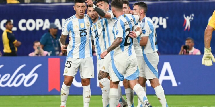 Lisandro Martinez responds when asked who is replacing Lionel Messi as Argentina captain