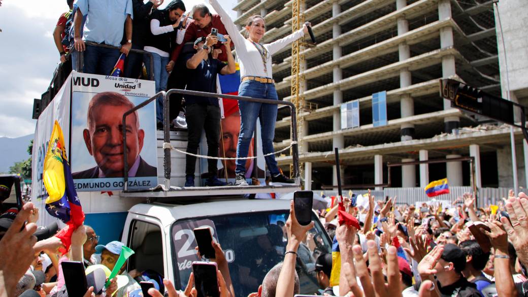 Click to play video: '‘Most cruel of all politics’: Venezuelans gather across Latin America to protest election results'