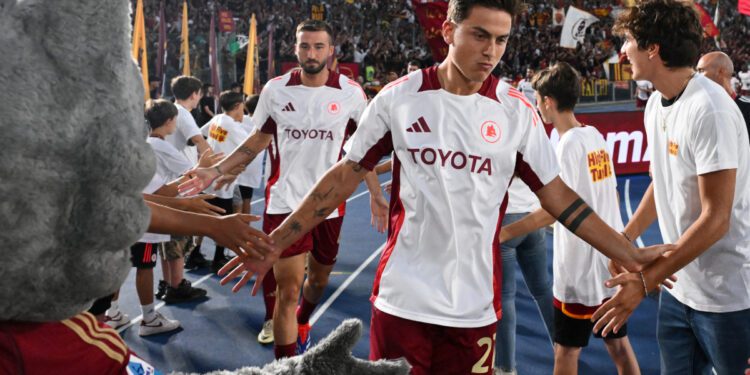 Scaloni insists Dybala’s Argentina call-up unrelated to Roma stay