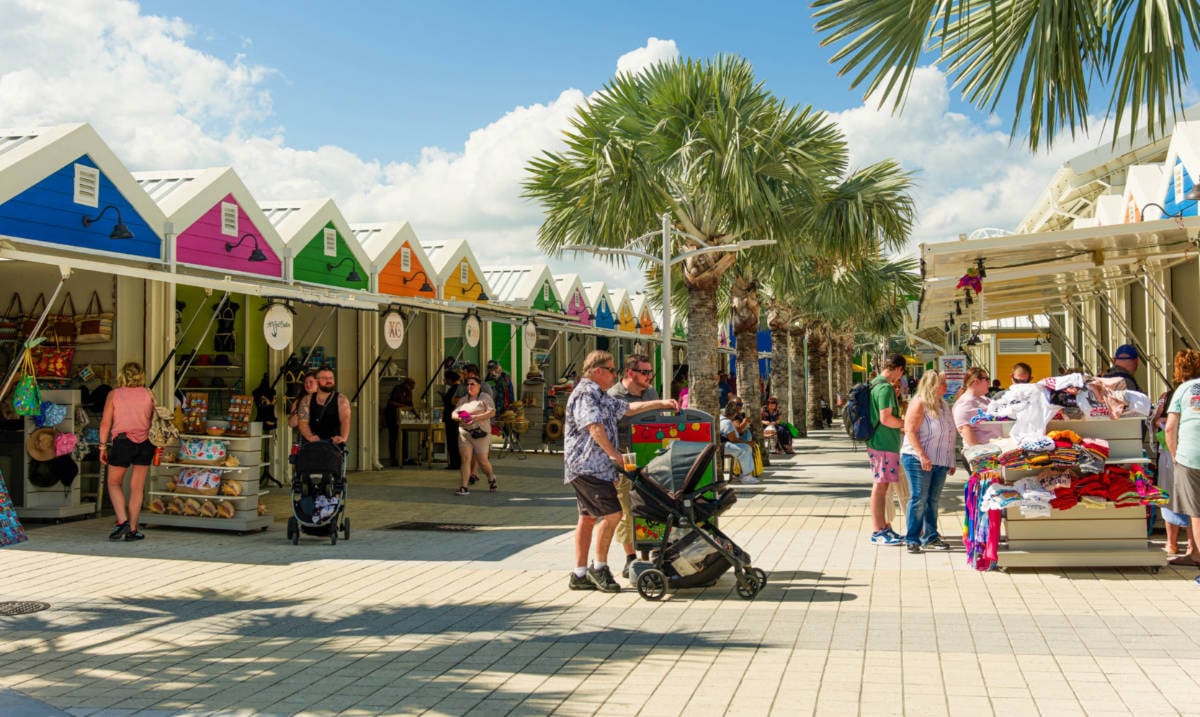 Shopping at Nassau Cruise Port
