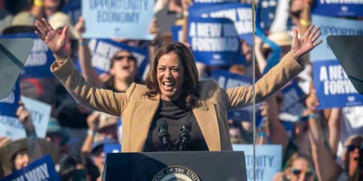 Kamala Harris at Throwback Brewery in NH, touts small business plan