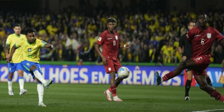 Brazil back on winners' list, Suarez farewells Uruguay