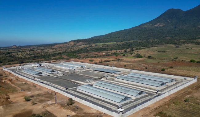 Aerial view of the Terrorism Confinement Center (CECOT) in El Salvador, 2023. (La Prensa Gráfica / Youtube / CC BY 3.0)