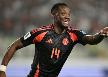 Jhon Durán celebrates a goal during the World Cup 2026 qualifiers ahead of the Colombia vs Argentina live stream.