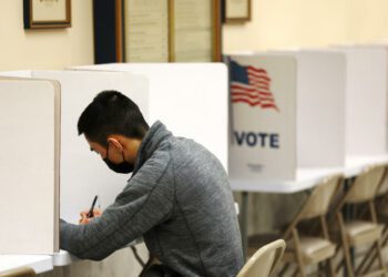 88% of Asian Americans in California plan to vote, but half aren’t being contacted, they say