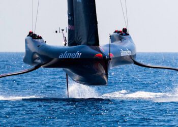 Why Olympic cyclists and rowers like Hamish Bond are competing in sailing's America's Cup