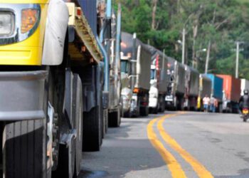 Transportistas convocan a "gran paro nacional" en Honduras